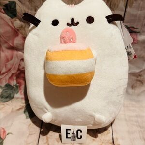 New White Pusheen Holding a Strawberry Cake Plush 9.5inches Exclusive NWT RARE